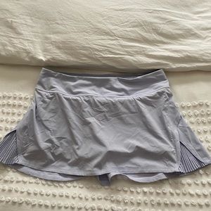 Lululemon Skirt, size 8, lilac color
